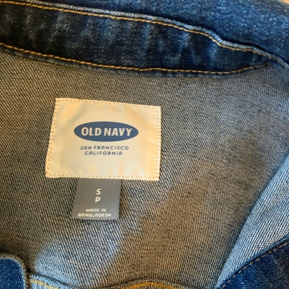 Old navy cropped Jean jacket - Picture 2 of 3